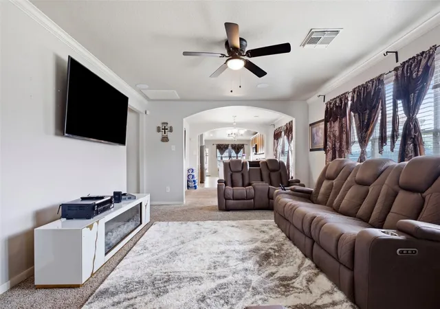 Photo 3 of Sale Pending at 718 Sun Lodge Dr, Houston, TX 77073 | MLS# 77952813 | Listing updated on 2026-09-18