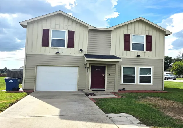 Photo 1 of Single family home for sale at 2009 6th Street, Hempstead, TX 77445 | MLS# 13857939 | Listing updated on 2026-09-11