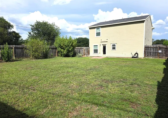 Photo 3 of Single family home for sale at 2009 6th Street, Hempstead, TX 77445 | MLS# 13857939 | Listing updated on 2026-09-11