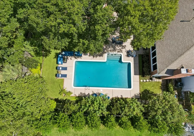 Photo 3 of Single family home for sale at 14 Stonegate Dr, Houston, TX 77024 | MLS# 40853145 | Listing updated on 2026-09-11
