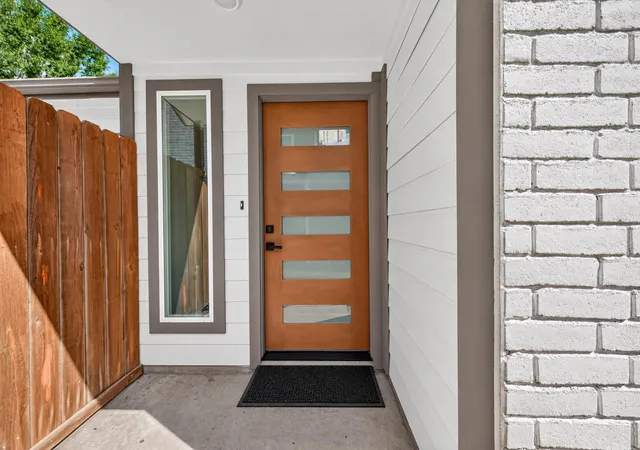 Photo 3 of Sale Pending at 3615 Echo Grv Ln, Houston, TX 77043 | MLS# 21013045 | Listing updated on 2026-09-24