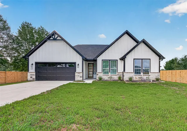 Photo 1 of Single family home for sale at 615 Ezekiel Smith St, Waller, TX 77484 | MLS# 27237746 | Listing updated on 2026-10-03
