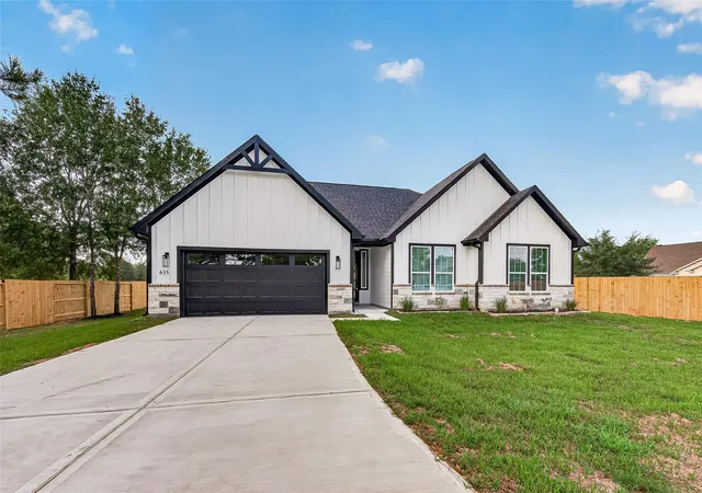 Photo 3 of Single family home for sale at 615 Ezekiel Smith St, Waller, TX 77484 | MLS# 27237746 | Listing updated on 2026-10-03