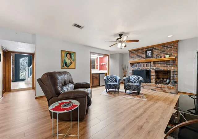 Photo 4 of Single family home for sale at 1514 Country Clb Dr, Crosby, TX 77532 | MLS# 60422563 | Listing updated on 2026-09-19