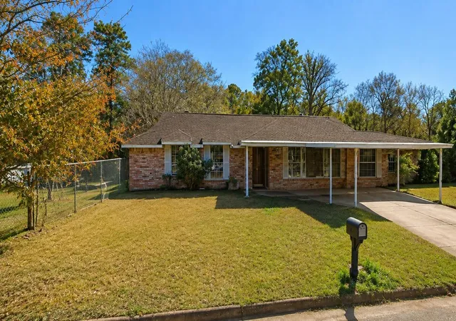 Photo 3 of Single family home for sale at 6406 Tautenhahn Rd, Houston, TX 77016 | MLS# 50022170 | Listing updated on 2026-09-13