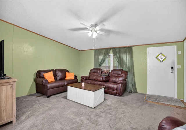 Photo 4 of Single family home for sale at 802 N 2nd Street, Huntington, TX 75949 | MLS# 13309316 | Listing updated on 2026-09-11