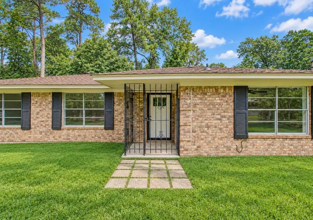 Photo 2 of Single family home for sale at 26221 Peach Crk Dr, New Caney, TX 77357 | MLS# 94232615 | Listing updated on 2026-10-09