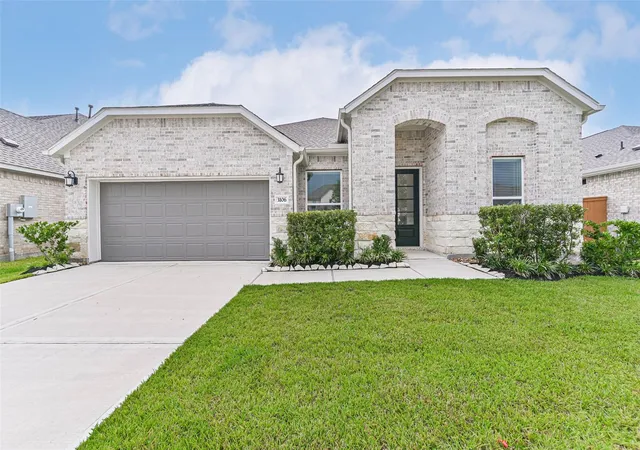 Photo 1 of Single family home for sale at 3106 Mariner Is Dr, La Marque, TX 77568 | MLS# 11955379 | Listing updated on 2026-09-26