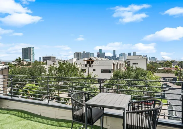 Photo 2 of Single family home for sale at 1513 Isabella St, Houston, TX 77004 | MLS# 62099138 | Listing updated on 2026-09-22