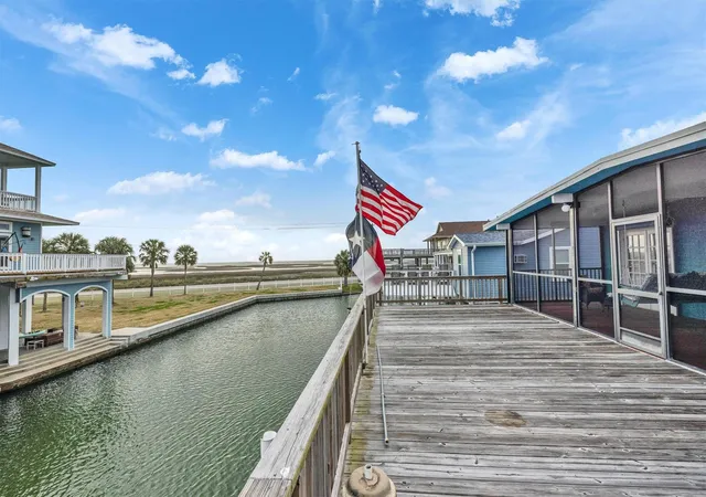 Photo 2 of Single family home for sale at 16703 Curlew Rd, Galveston, TX 77554 | MLS# 37145456 | Listing updated on 2026-10-09