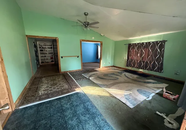 Photo 3 of Sale Pending at 3121 Hillsdale St, La Porte, TX 77571 | MLS# 33032546 | Listing updated on 2026-09-20
