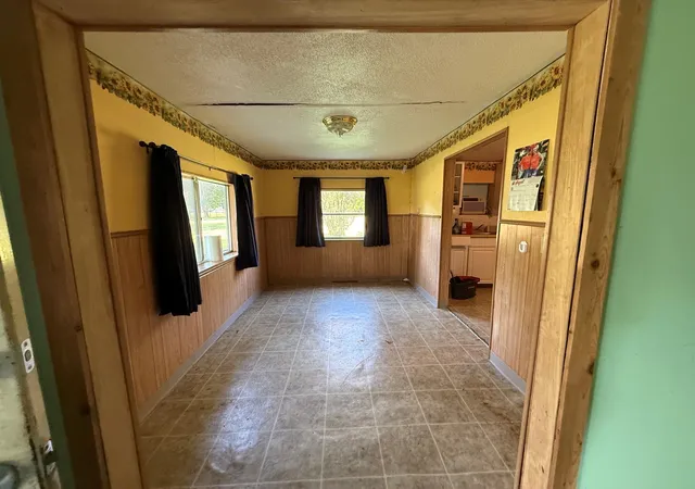 Photo 4 of Sale Pending at 3121 Hillsdale St, La Porte, TX 77571 | MLS# 33032546 | Listing updated on 2026-09-20