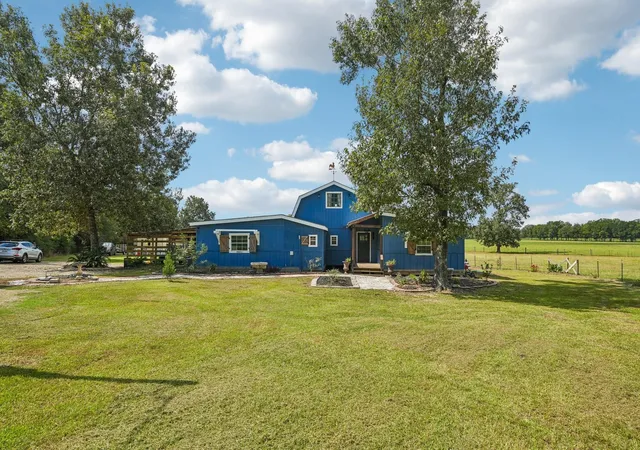 Photo 2 of Single family home for sale at 91 Private Rd 200501, Liberty, TX 77575 | MLS# 82447000 | Listing updated on 2026-09-28