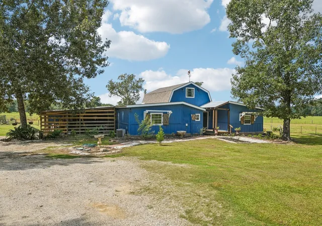 Photo 3 of Single family home for sale at 91 Private Rd 200501, Liberty, TX 77575 | MLS# 82447000 | Listing updated on 2026-09-28