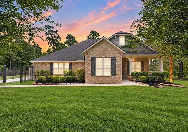Photo 2 of Single family home for sale at 8996 Wind Jammer Ln, Montgomery, TX 77316 | MLS# 89545396 | Listing updated on 2026-09-09