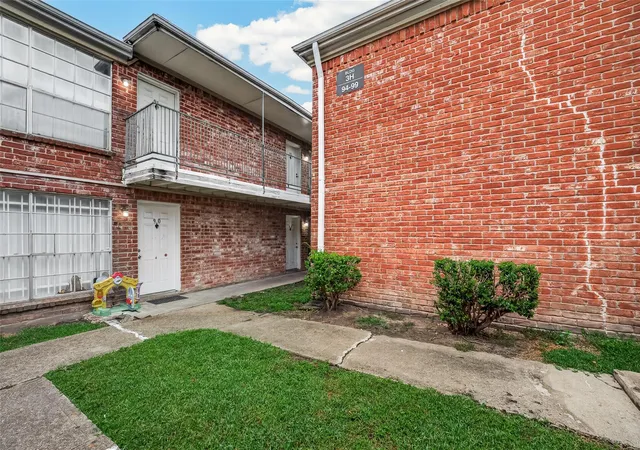 Photo 2 of Condo for sale at 9201 Clarewood Dr #94, Houston, TX 77036 | MLS# 8026649 | Listing updated on 2026-09-15
