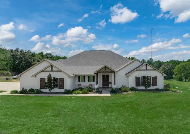 Photo 2 of Single family home for sale at 16045 County Rd 1130, Flint, TX 75762 | MLS# 58163120 | Listing updated on 2026-09-28