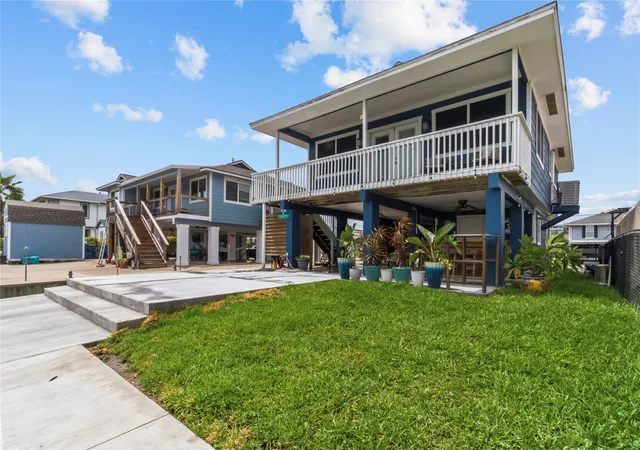 Photo 1 of Single family home for sale at 250 Barracuda St, Hitchcock, TX 77563 | MLS# 16563008 | Listing updated on 2026-09-11