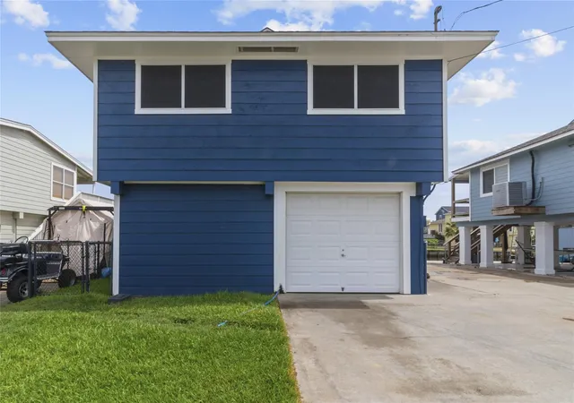 Photo 2 of Single family home for sale at 250 Barracuda St, Hitchcock, TX 77563 | MLS# 16563008 | Listing updated on 2026-09-11