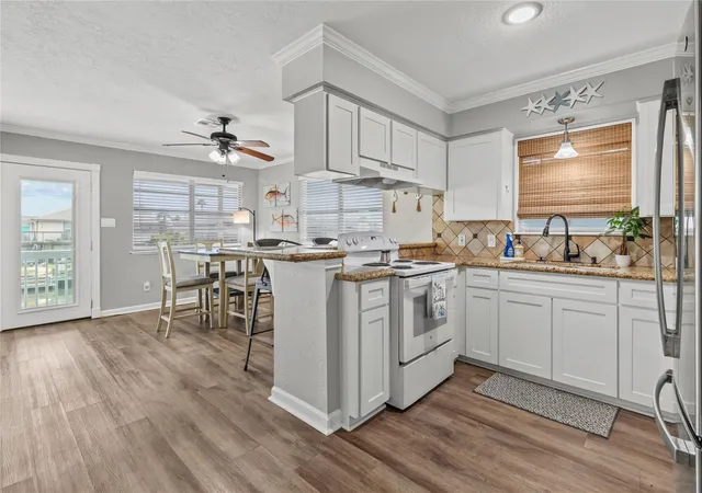 Photo 4 of Single family home for sale at 250 Barracuda St, Hitchcock, TX 77563 | MLS# 16563008 | Listing updated on 2026-09-11