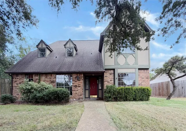 Photo 1 of Single family home for sale at 101 Rose Trl, Lake Jackson, TX 77566 | MLS# 32802860 | Listing updated on 2026-09-11
