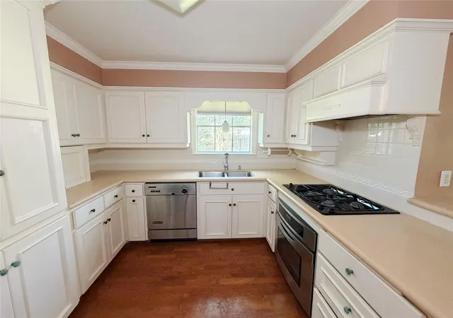 Photo 3 of Single family home for sale at 101 Rose Trl, Lake Jackson, TX 77566 | MLS# 32802860 | Listing updated on 2026-09-11