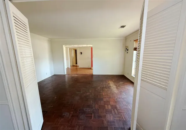 Photo 4 of Single family home for sale at 101 Rose Trl, Lake Jackson, TX 77566 | MLS# 32802860 | Listing updated on 2026-09-11