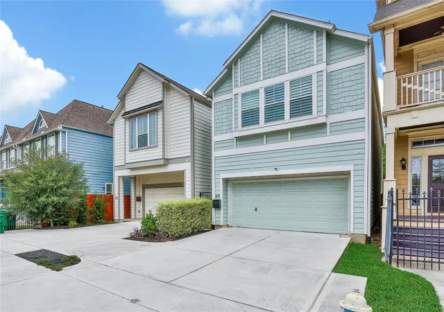 Photo 3 of Single family home for sale at 819 W 20th Street, Houston, TX 77008 | MLS# 91842247 | Listing updated on 2026-10-08