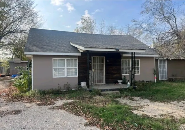 Photo 1 of Single family home for sale at 11424 Spence Ln, Balch Springs, TX 75180 | MLS# 94122393 | Listing updated on 2026-09-05