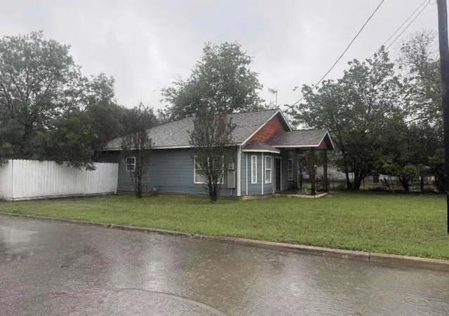 Photo 2 of Single family home for sale at 1696 W Mill St, New Braunfels, TX 78130 | MLS# 84252174 | Listing updated on 2026-09-11
