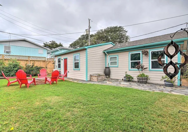 Photo 2 of Single family home for sale at 3917 Ave P 1/2, Galveston, TX 77550 | MLS# 8918266 | Listing updated on 2026-09-11