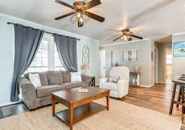 Photo 4 of Single family home for sale at 3917 Ave P 1/2, Galveston, TX 77550 | MLS# 8918266 | Listing updated on 2026-09-11