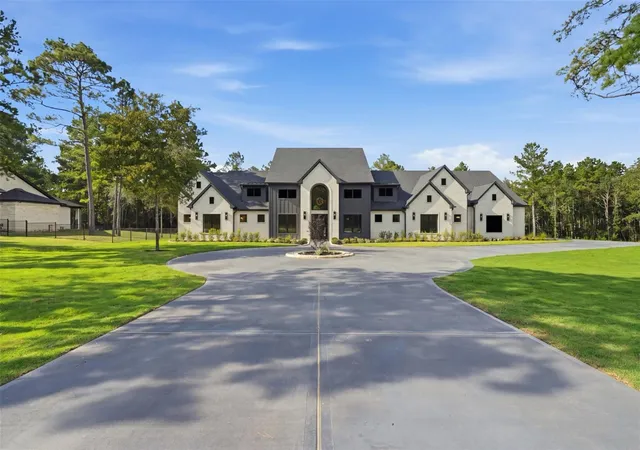 Photo 1 of Mansion for sale at 25088 Seguin Trl, Montgomery, TX 77316 | MLS# 27880900 | Listing updated on 2026-09-12