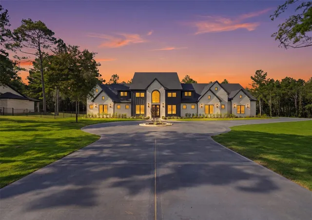 Photo 2 of Mansion for sale at 25088 Seguin Trl, Montgomery, TX 77316 | MLS# 27880900 | Listing updated on 2026-09-12