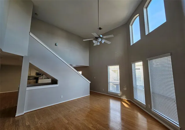 Photo 3 of Townhouse for sale at 1271 W 17th Street, Houston, TX 77008 | MLS# 55412139 | Listing updated on 2026-09-22