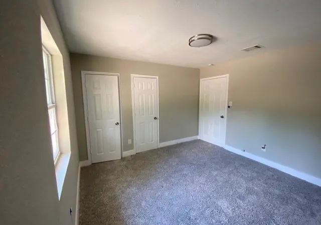 Photo 3 of Single family home for sale at 5258 Burma Rd, Houston, TX 77033 | MLS# 24556275 | Listing updated on 2026-09-07