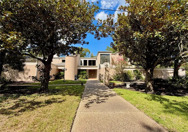 Photo 1 of Single family home for sale at 7 Winged Ft Dr, Conroe, TX 77304 | MLS# 56006780 | Listing updated on 2026-10-05