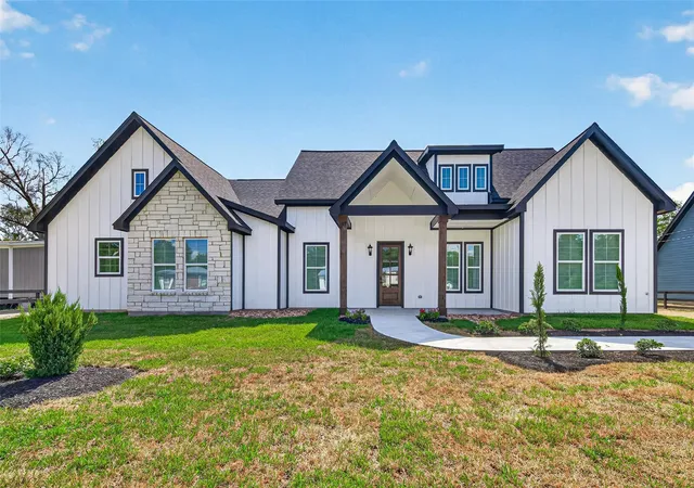 Photo 2 of Sale Pending at 170 County Rd 37301, Splendora, TX 77372 | MLS# 77623105 | Listing updated on 2026-10-01