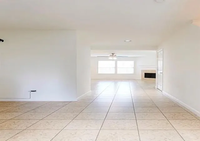 Photo 2 of Single family home for sale at 2542 Skyview Point Dr, Houston, TX 77047 | MLS# 30608129 | Listing updated on 2026-09-20
