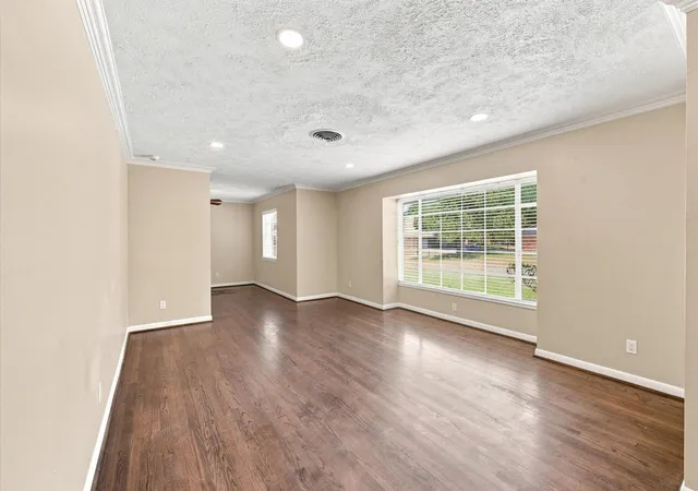 Photo 4 of Single family home for sale at 3731 Latma Dr, Houston, TX 77025 | MLS# 44362893 | Listing updated on 2026-09-15