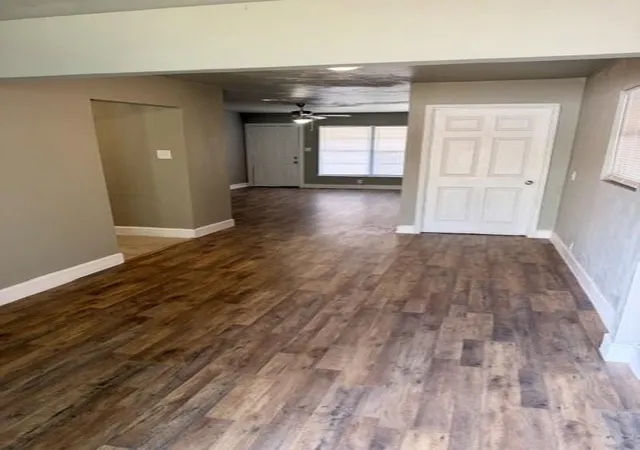 Photo 3 of Single family home for sale at 6111 Doulton Dr, Houston, TX 77033 | MLS# 40006196 | Listing updated on 2026-09-08