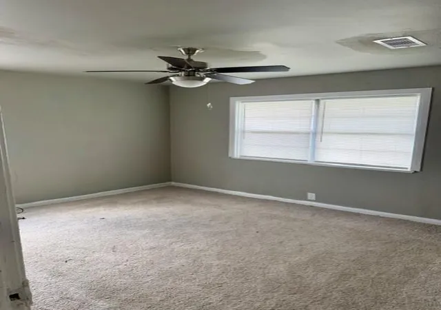 Photo 3 of Single family home for sale at 6111 Doulton Dr, Houston, TX 77033 | MLS# 40006196 | Listing updated on 2026-09-08