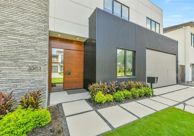Photo 1 of Single family home for sale at 3003 Virginia St, Houston, TX 77098 | MLS# 63749532 | Listing updated on 2026-09-23