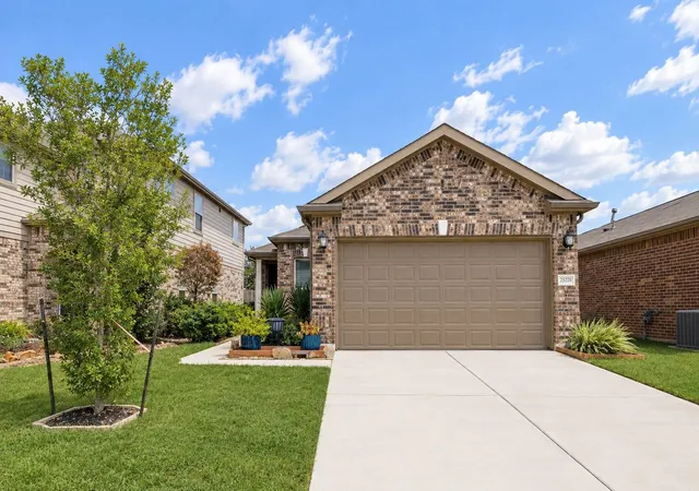 Photo 1 of Single family home for sale at 25226 Squire Knoll St, Katy, TX 77493 | MLS# 46738478 | Listing updated on 2026-10-06