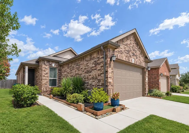 Photo 2 of Single family home for sale at 25226 Squire Knoll St, Katy, TX 77493 | MLS# 46738478 | Listing updated on 2026-10-06