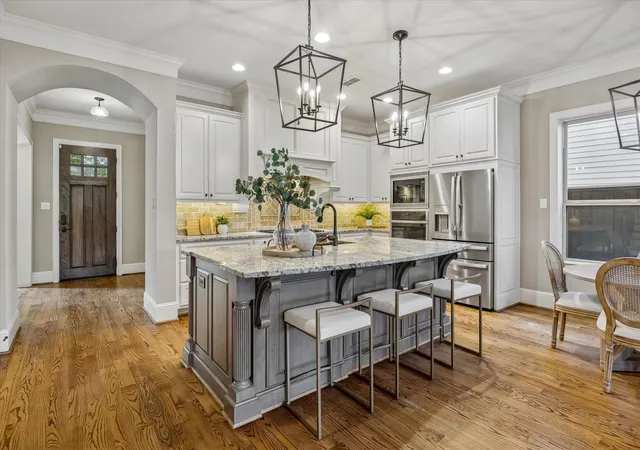 Photo 1 of Single family home for sale at 1333 Chantilly Ln, Houston, TX 77018 | MLS# 88988158 | Listing updated on 2026-09-22