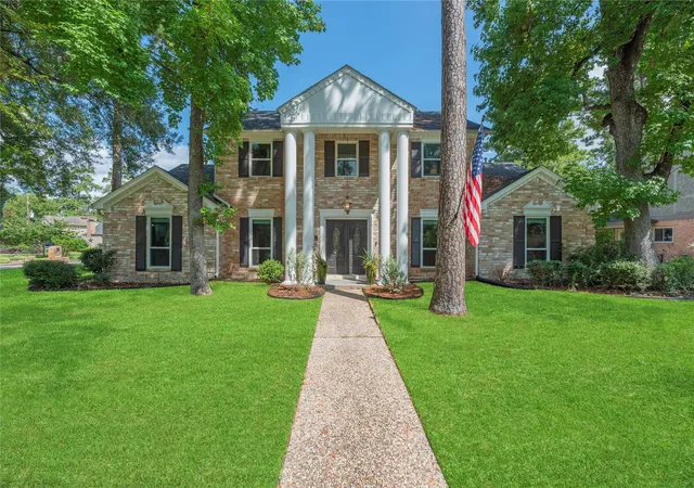 Photo 3 of Single family home for sale at 6622 Ampton Dr, Spring, TX 77379 | MLS# 44045012 | Listing updated on 2026-09-22