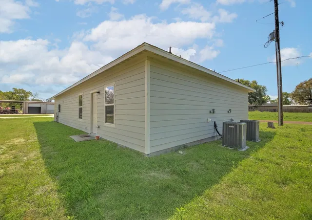 Photo 4 of Multi family home for sale at 609 Canal St, Anahuac, TX 77514 | MLS# 8338605 | Listing updated on 2026-09-23