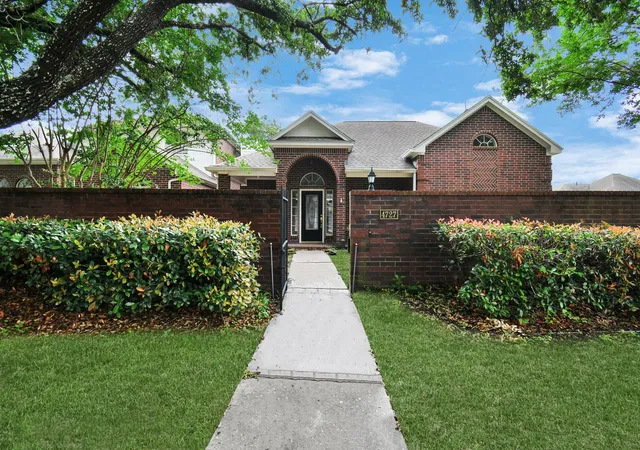 Photo 2 of Single family home for sale at 4727 Cashel Castle Dr, Houston, TX 77069 | MLS# 91774762 | Listing updated on 2026-09-11