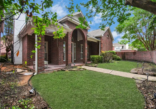 Photo 3 of Single family home for sale at 4727 Cashel Castle Dr, Houston, TX 77069 | MLS# 91774762 | Listing updated on 2026-09-11